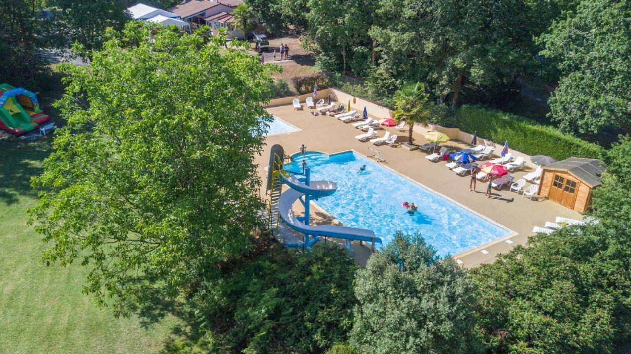 Camping Au Bois Dormant Hotel Chauffour-sur-Vell Buitenkant foto