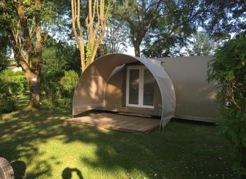Camping Au Bois Dormant Hotel Chauffour-sur-Vell Buitenkant foto