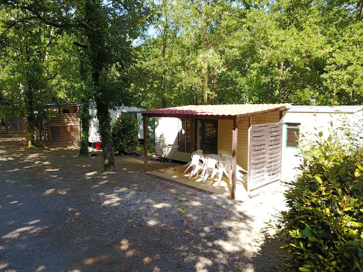 Camping Au Bois Dormant Hotel Chauffour-sur-Vell Buitenkant foto