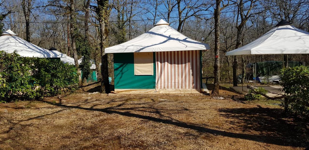 Camping Au Bois Dormant Hotel Chauffour-sur-Vell Buitenkant foto