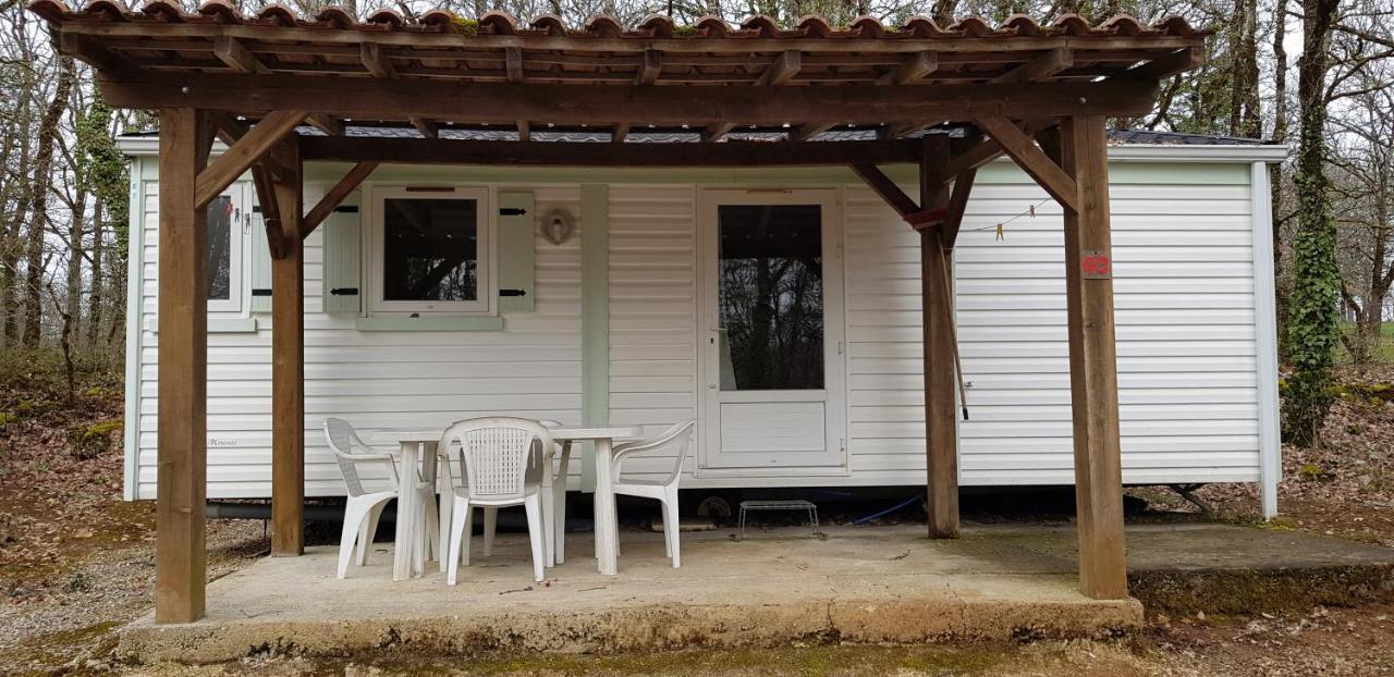 Camping Au Bois Dormant Hotel Chauffour-sur-Vell Buitenkant foto