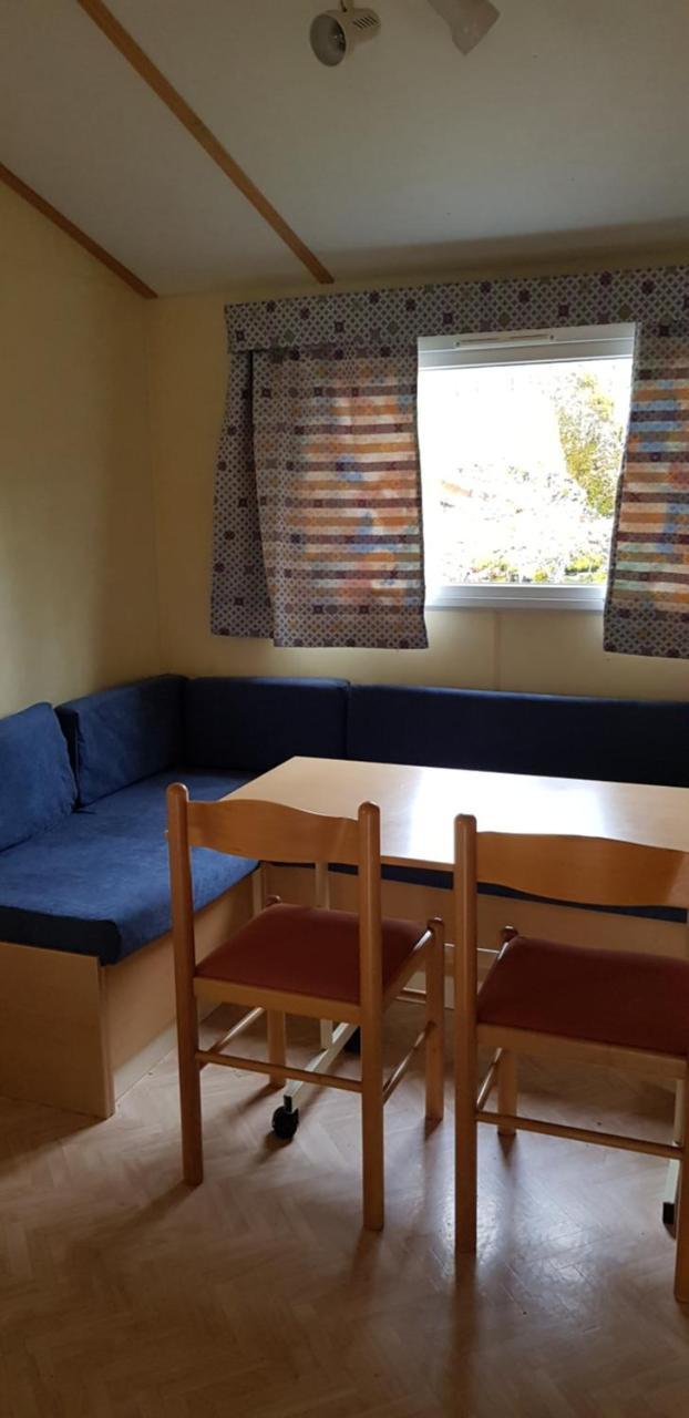 Camping Au Bois Dormant Hotel Chauffour-sur-Vell Buitenkant foto