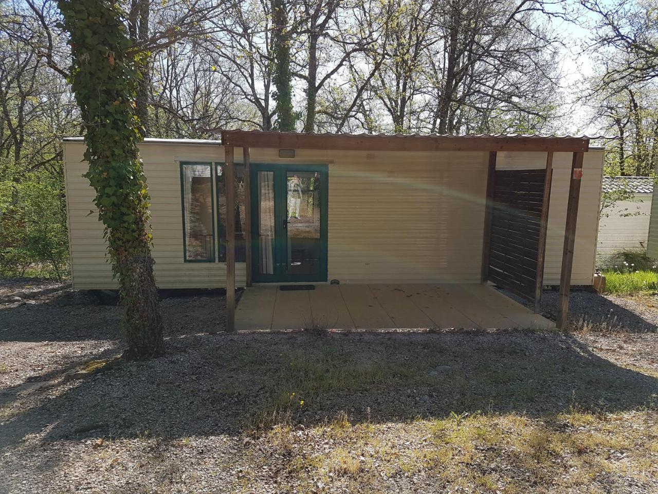 Camping Au Bois Dormant Hotel Chauffour-sur-Vell Buitenkant foto