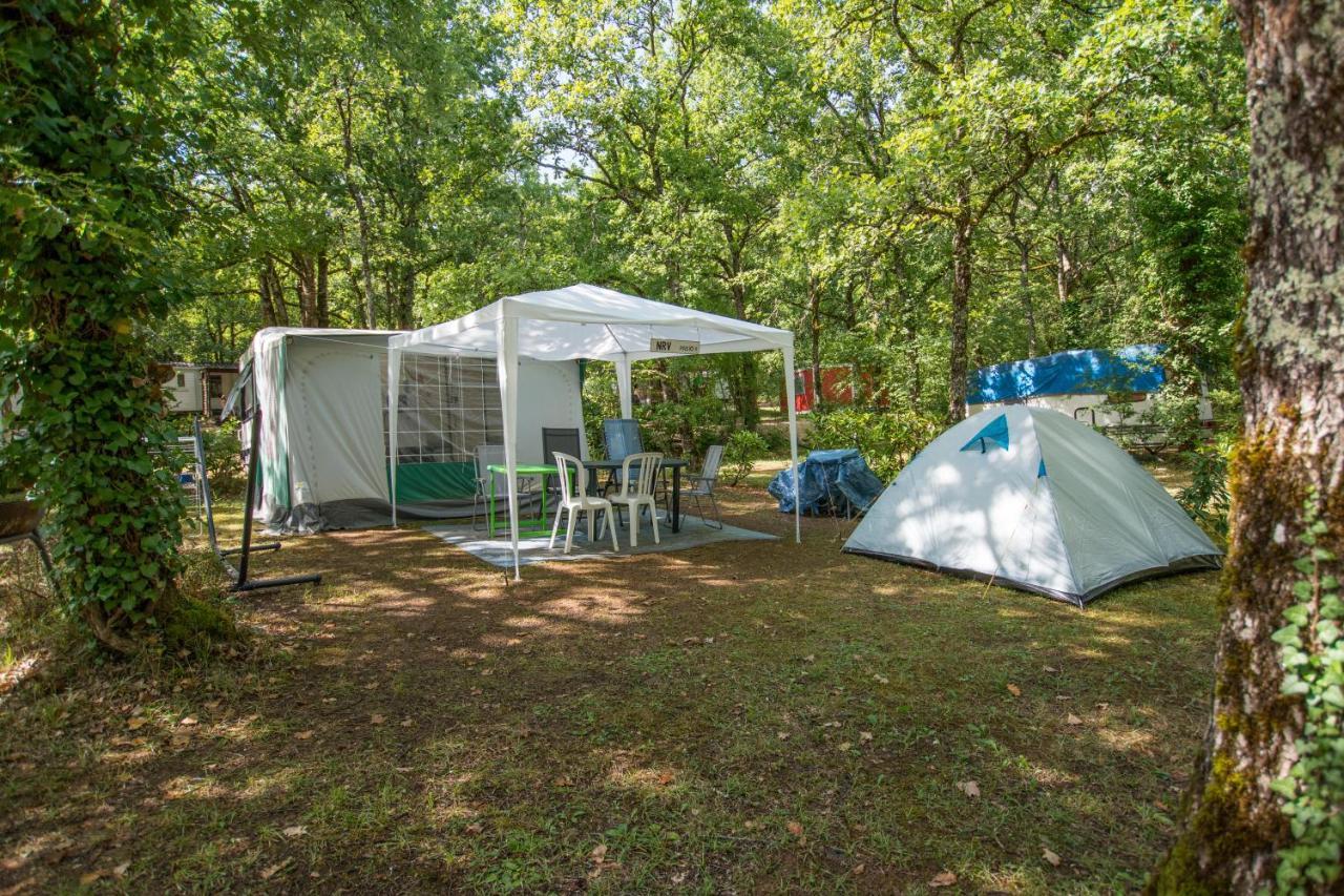 Camping Au Bois Dormant Hotel Chauffour-sur-Vell Buitenkant foto